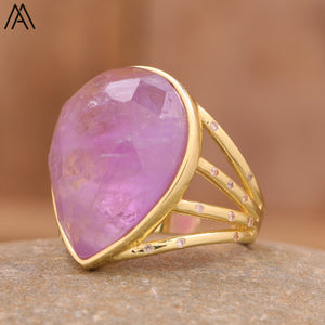 Affluent Teardrop Stone Ring