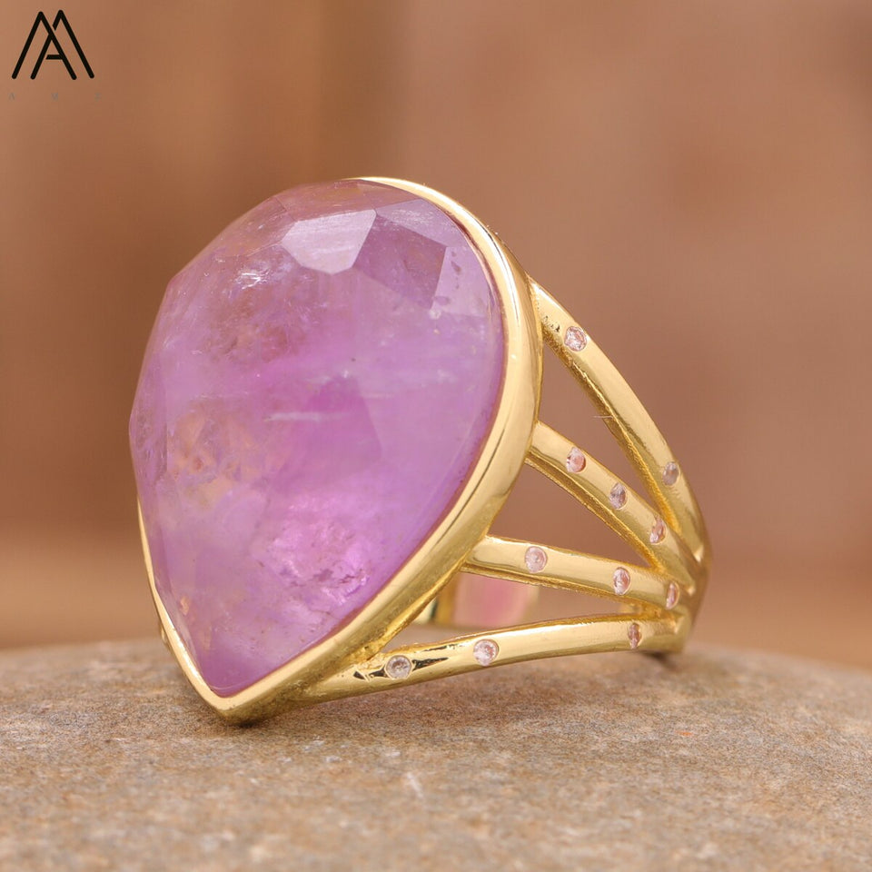 Affluent Teardrop Stone Ring