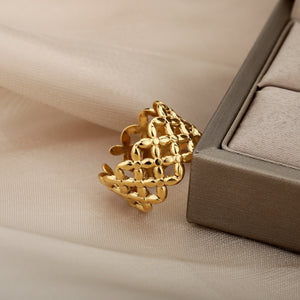 Affluent Mesh Ring